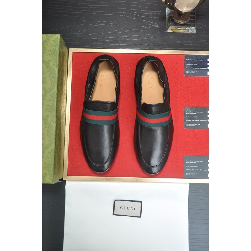 G*u*i leather shoes